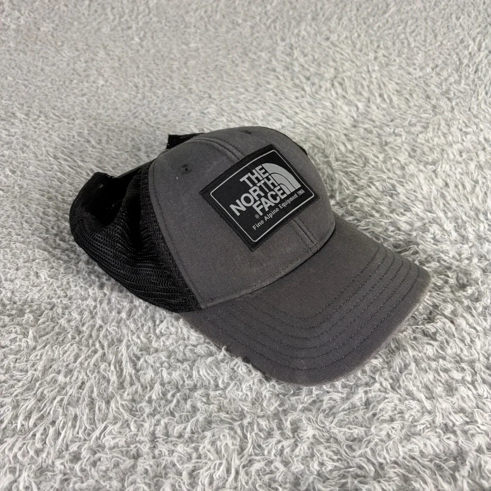 The North Face Mudder Trucker Hat Gray Black Mesh Snapback Fine Alpine Logo Cap